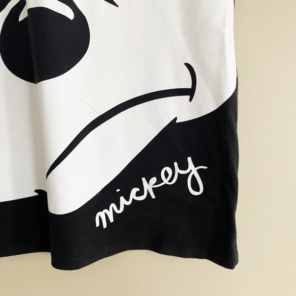 Disney angry mickey mouse black white tshirt sz m - Picture 2 of 4